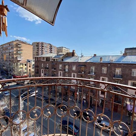 City Center Cute Flat 3 Rooms 耶烈万 外观 照片