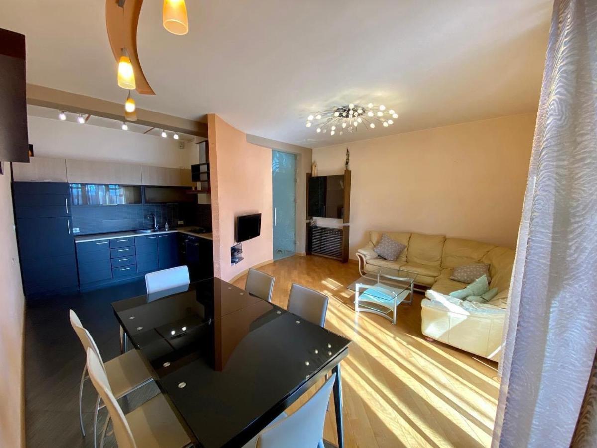 City Center Cute Flat 3 Rooms 耶烈万 外观 照片