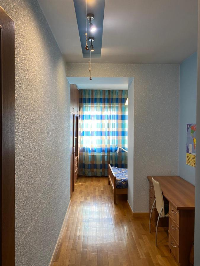 City Center Cute Flat 3 Rooms 耶烈万 外观 照片